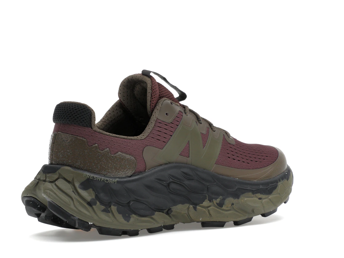 Vue 33 de New Balance Fresh Foam X More Trail Dark Camo Licorice
