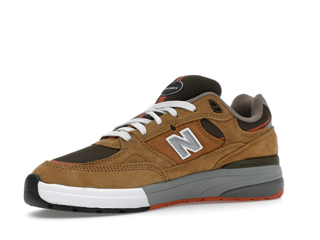 Vue 16 de New Balance Numeric 933 Andrew Reynolds Wheat
