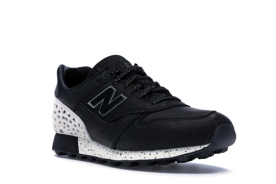 Vue 6 de New Balance Trailbuster Undefeated Black