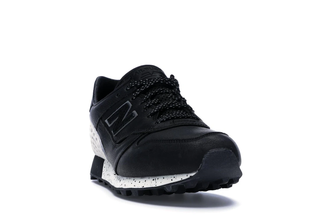 Vue 8 de New Balance Trailbuster Undefeated Black