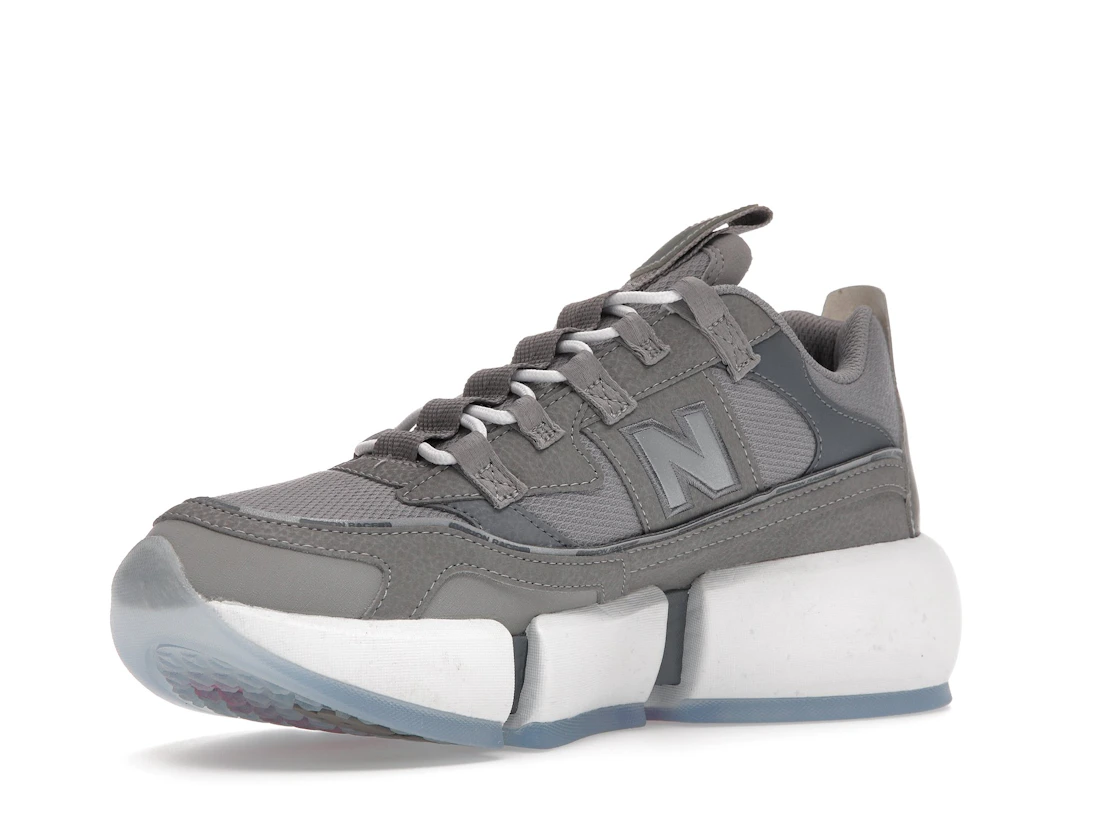 Vue 15 de New Balance Vision Racer Jaden Smith Grey
