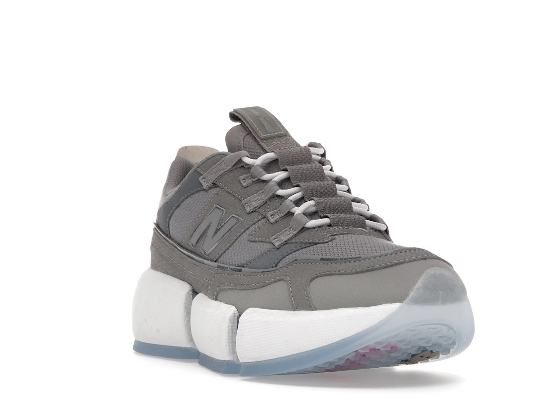 Vue 7 de New Balance Vision Racer Jaden Smith Grey