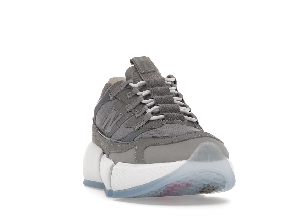 Vue 8 de New Balance Vision Racer Jaden Smith Grey
