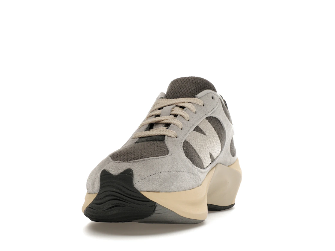 Vue 12 de New Balance WRPD Runner Grey Matter
