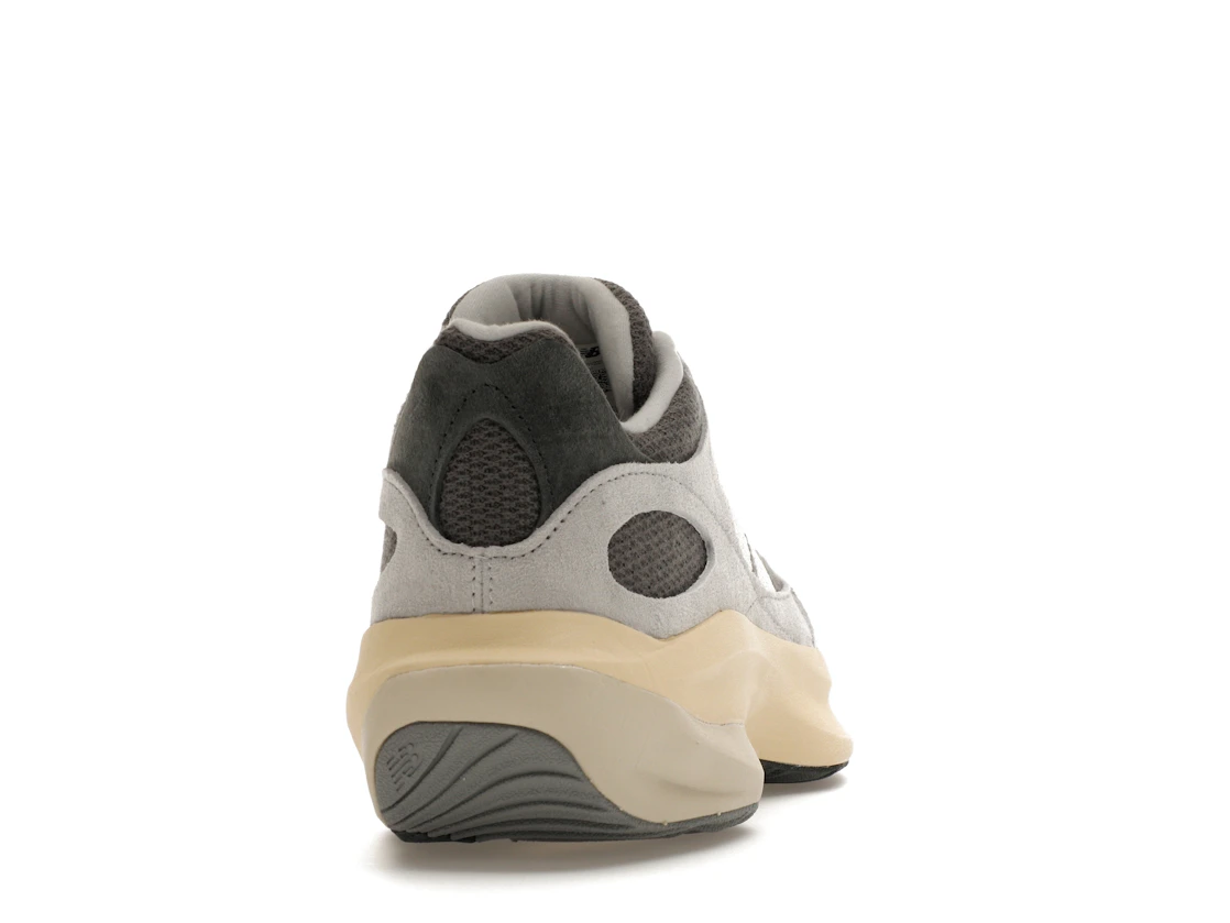 Vue 29 de New Balance WRPD Runner Grey Matter