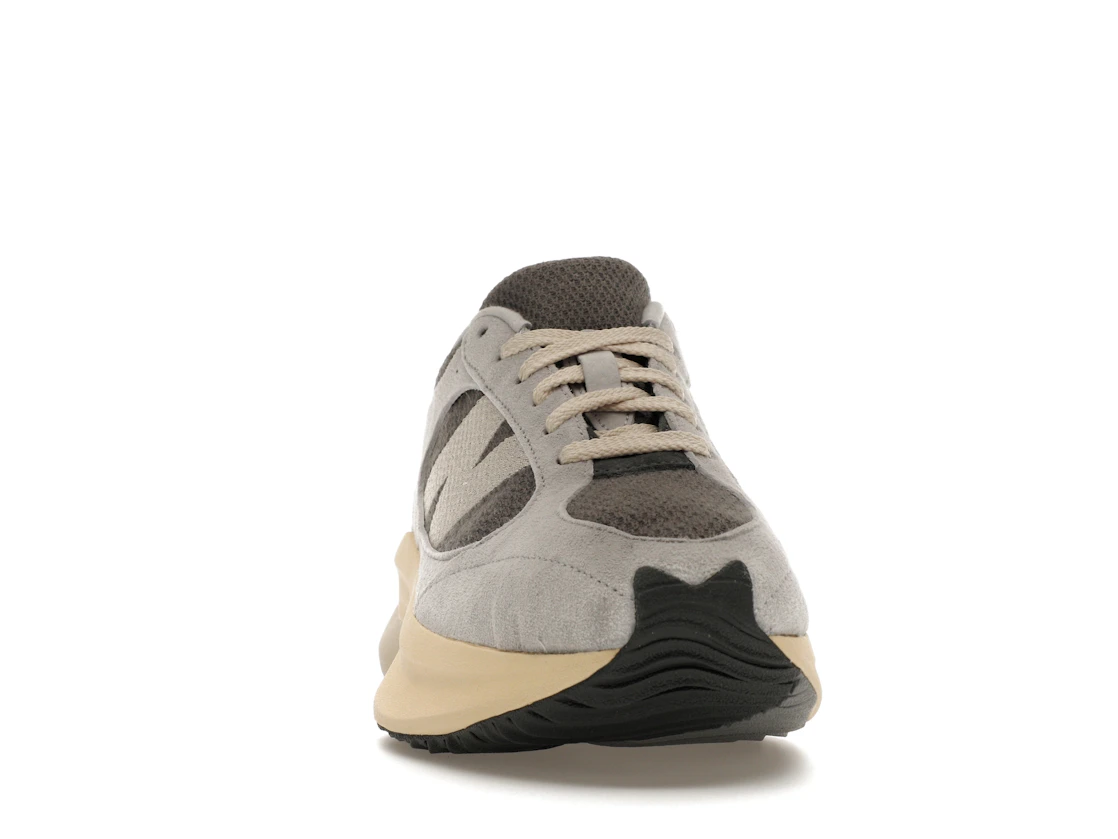 Vue 9 de New Balance WRPD Runner Grey Matter