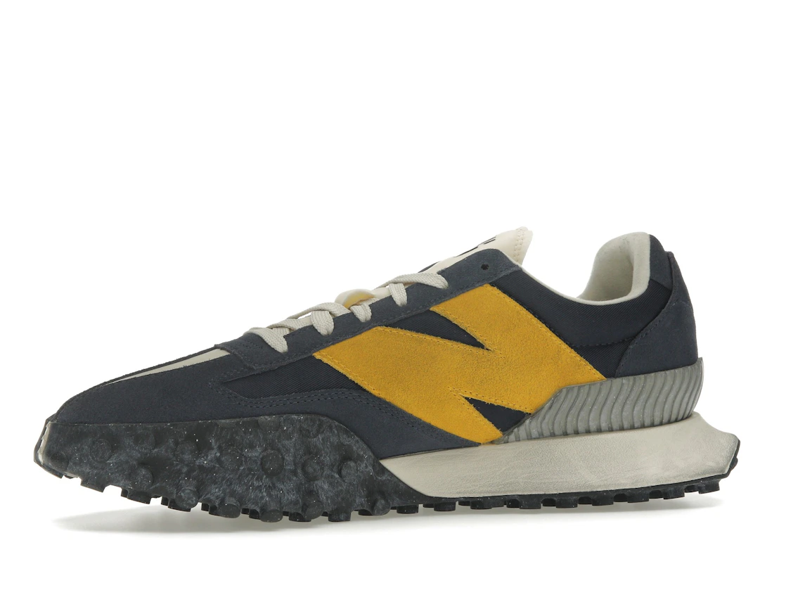 Vue 17 de New Balance XC-72 Navy Gold