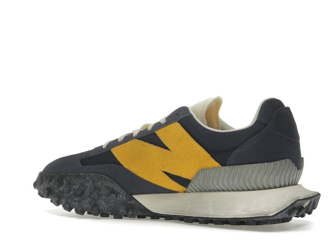 Vue 22 de New Balance XC-72 Navy Gold