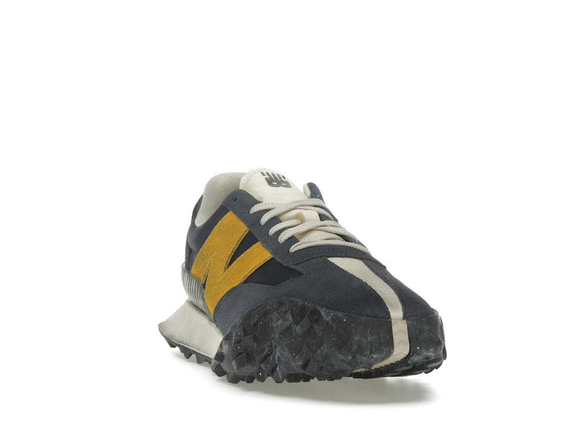 Vue 8 de New Balance XC-72 Navy Gold