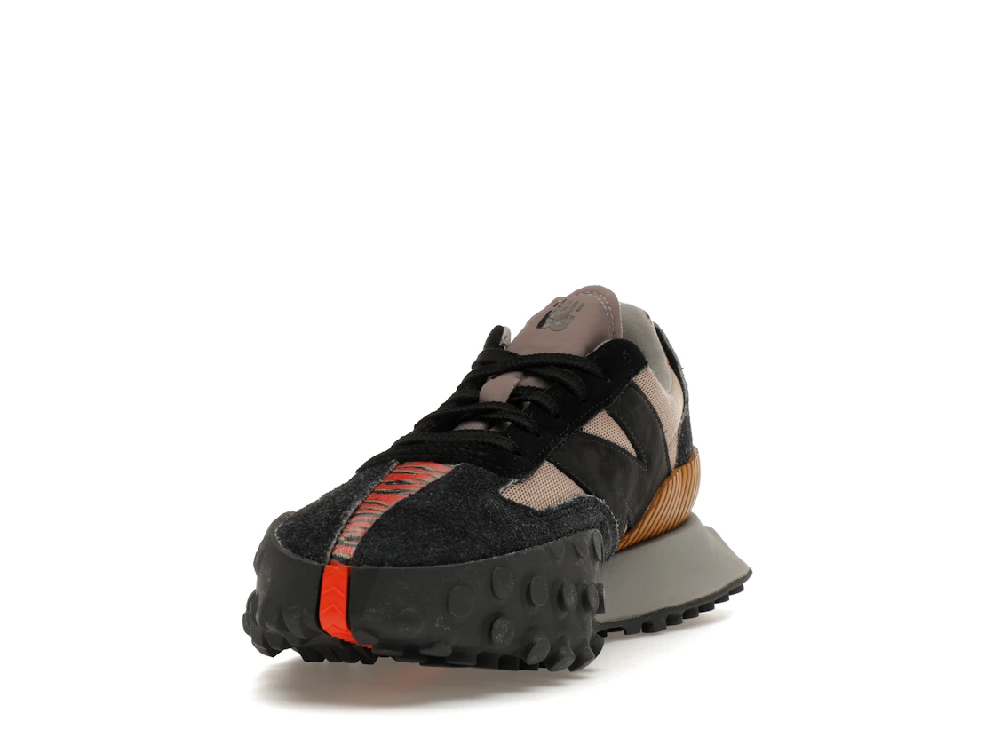 Vue 12 de New Balance XC-72 Year of the Tiger (2022)
