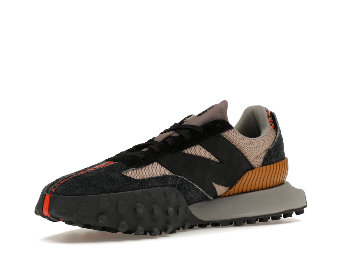 Vue 15 de New Balance XC-72 Year of the Tiger (2022)