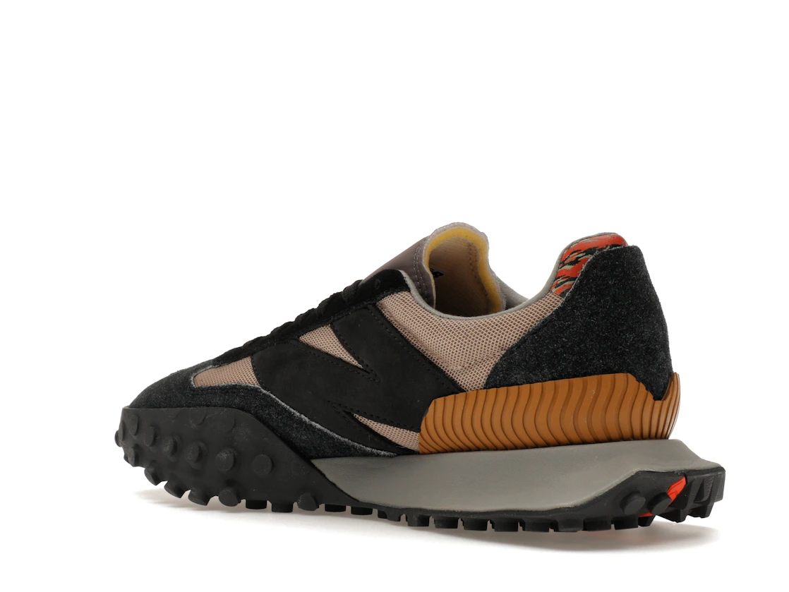 Vue 23 de New Balance XC-72 Year of the Tiger (2022)