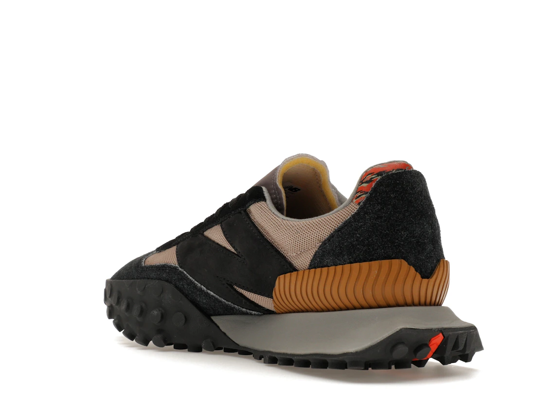 Vue 24 de New Balance XC-72 Year of the Tiger (2022)