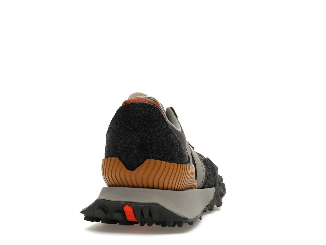Vue 29 de New Balance XC-72 Year of the Tiger (2022)