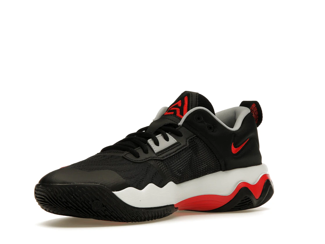 Vue 15 de NIke Giannis Immortality 3 Double Trouble
