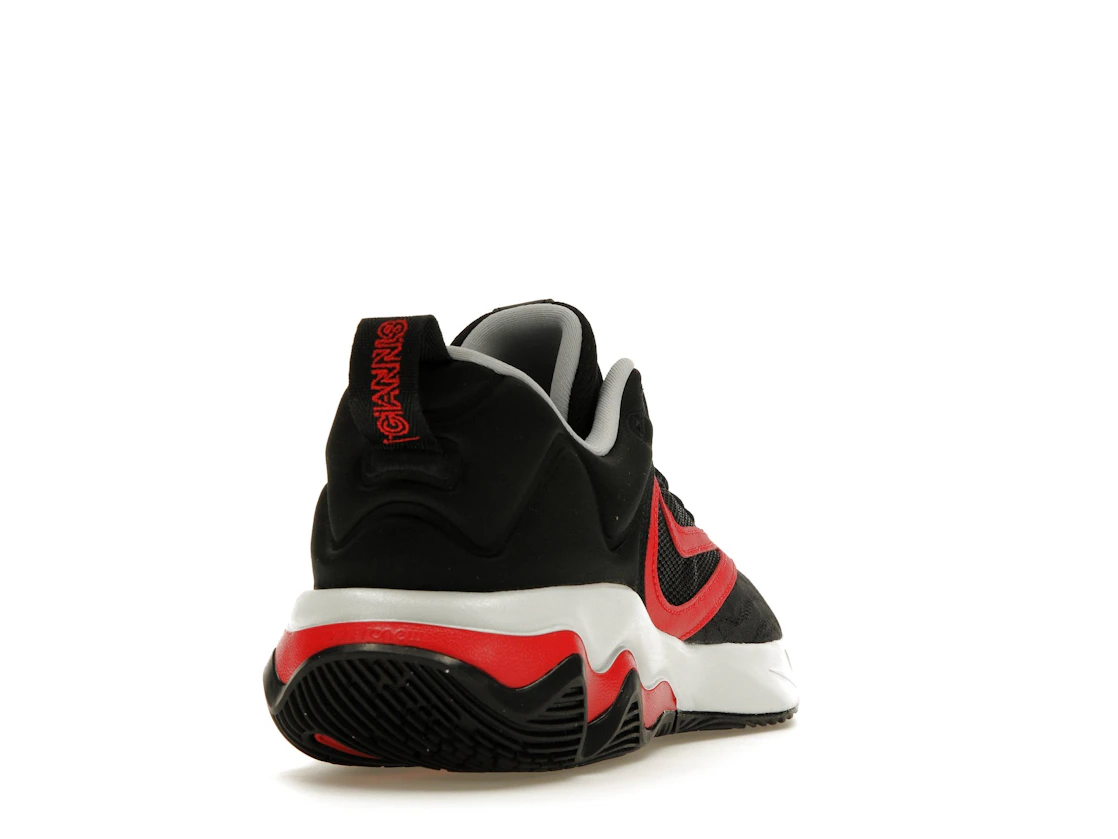 Vue 30 de NIke Giannis Immortality 3 Double Trouble