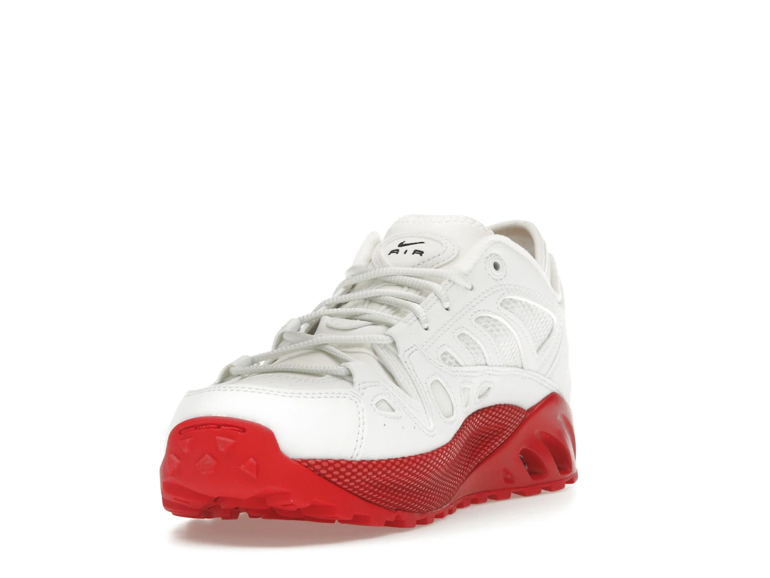 Vue 13 de Nike ACG Air Exploraid Summit White University Red