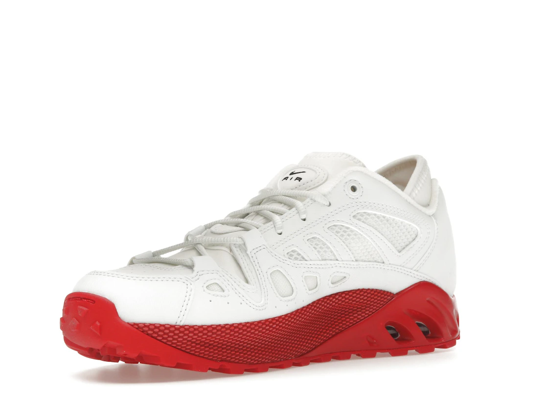 Vue 15 de Nike ACG Air Exploraid Summit White University Red