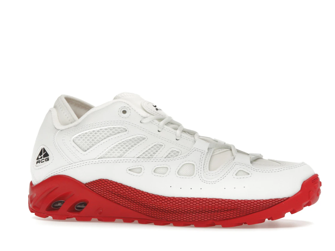 Vue 3 de Nike ACG Air Exploraid Summit White University Red