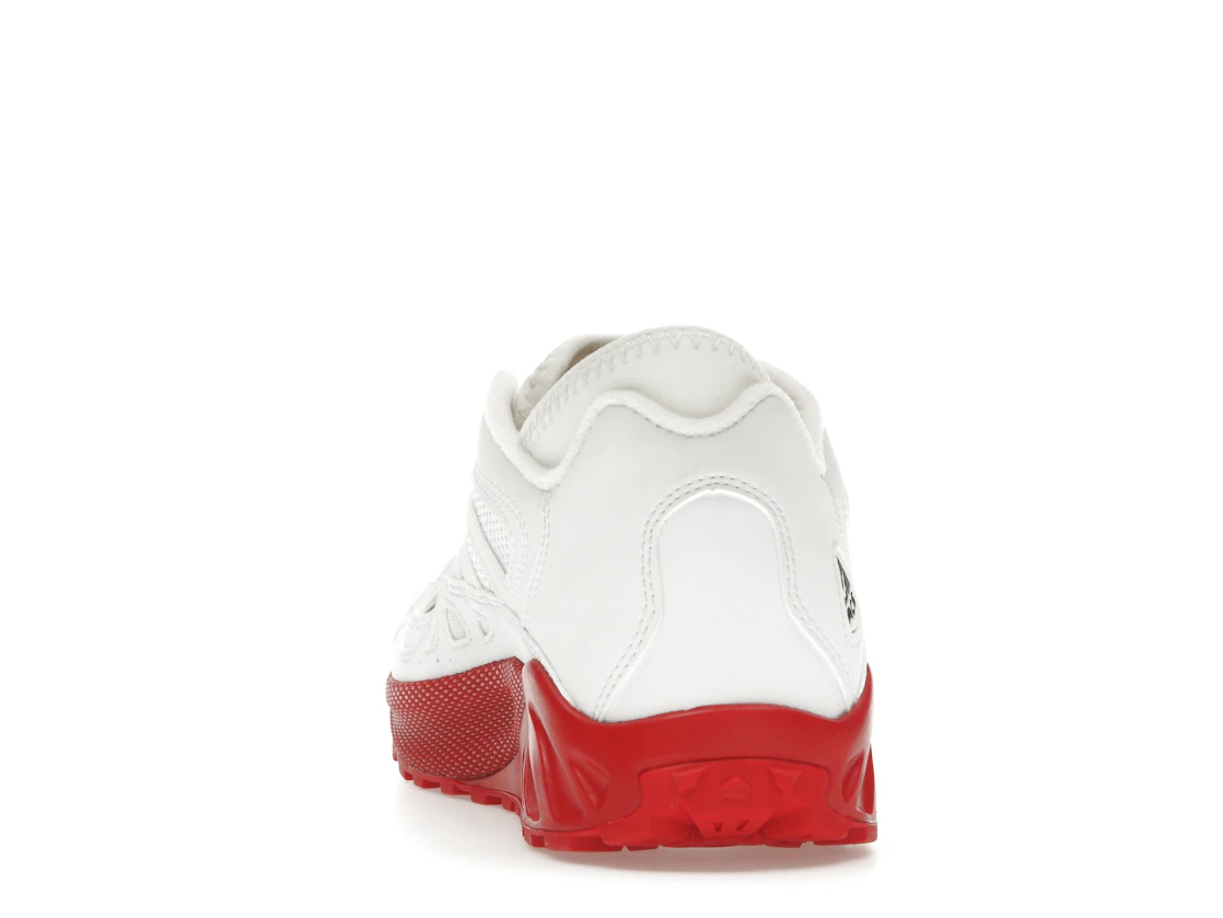 Vue 27 de Nike ACG Air Exploraid Summit White University Red