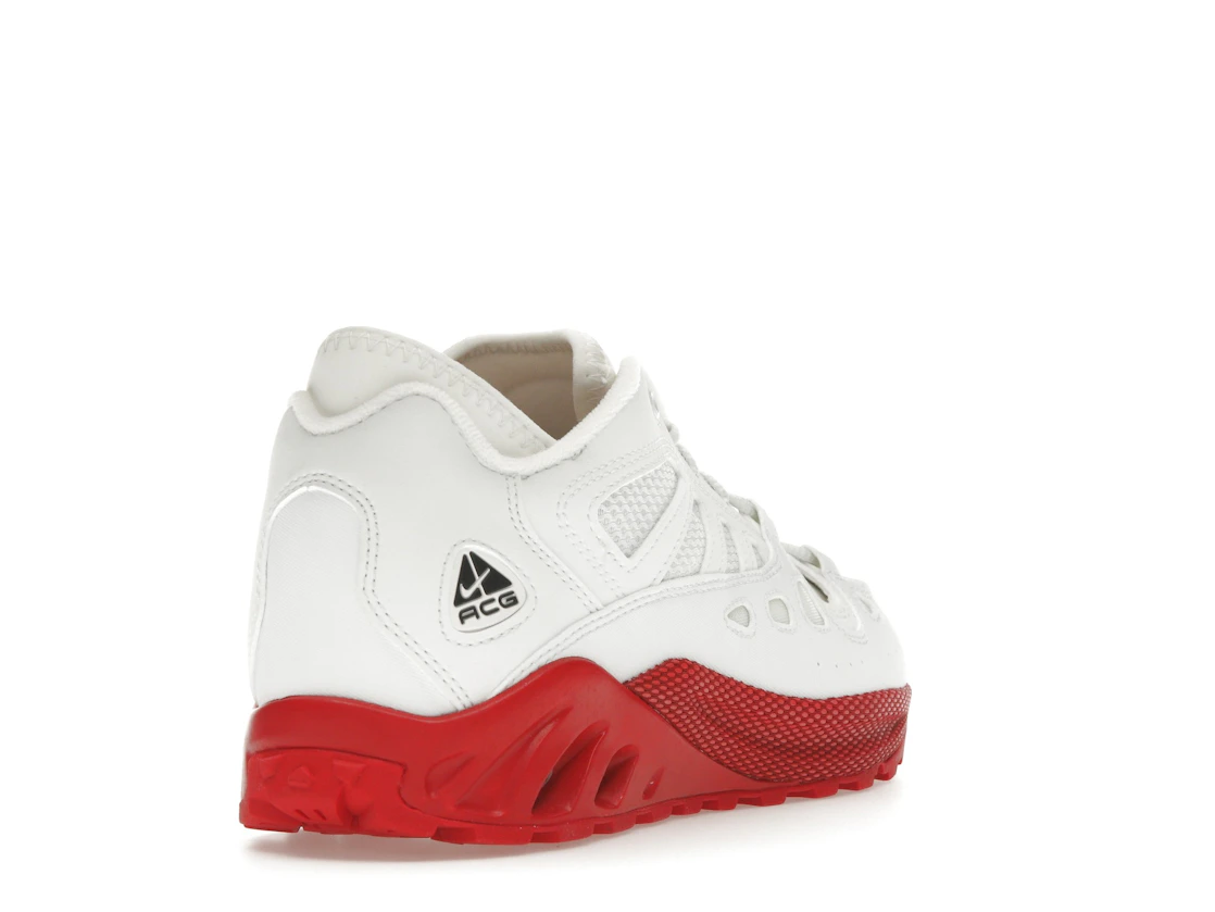 Vue 31 de Nike ACG Air Exploraid Summit White University Red