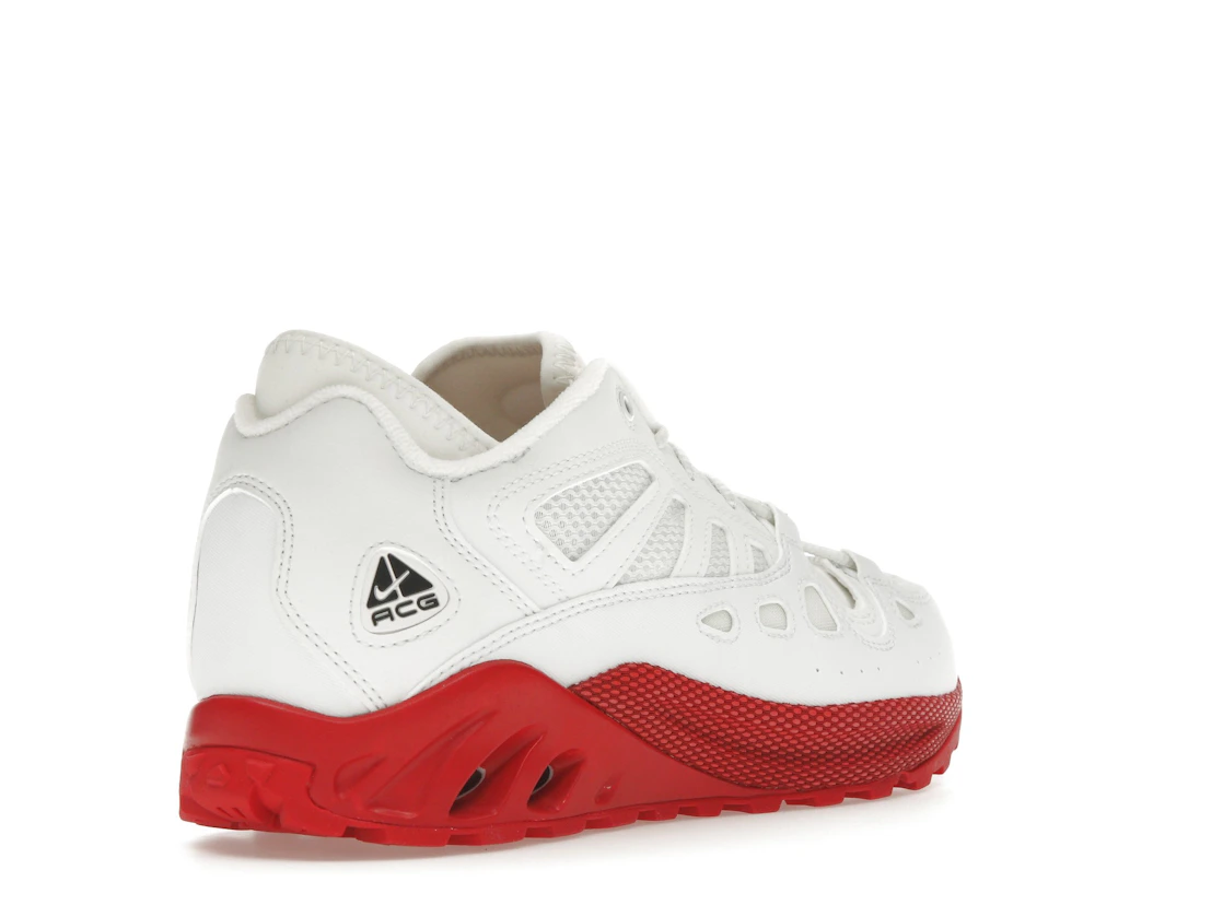 Vue 32 de Nike ACG Air Exploraid Summit White University Red