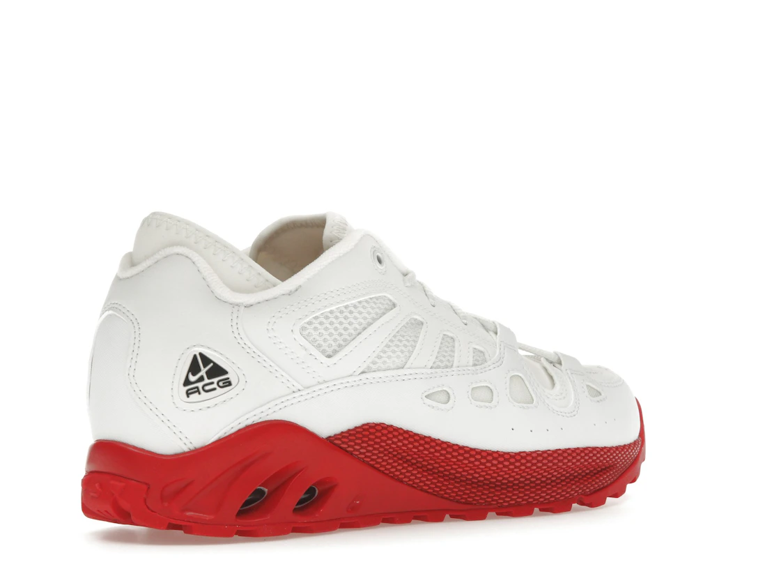 Vue 33 de Nike ACG Air Exploraid Summit White University Red