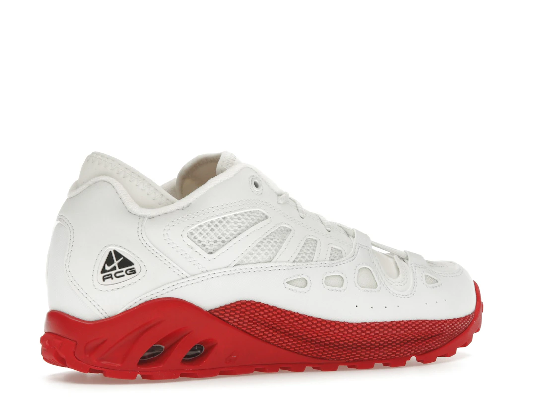 Vue 34 de Nike ACG Air Exploraid Summit White University Red