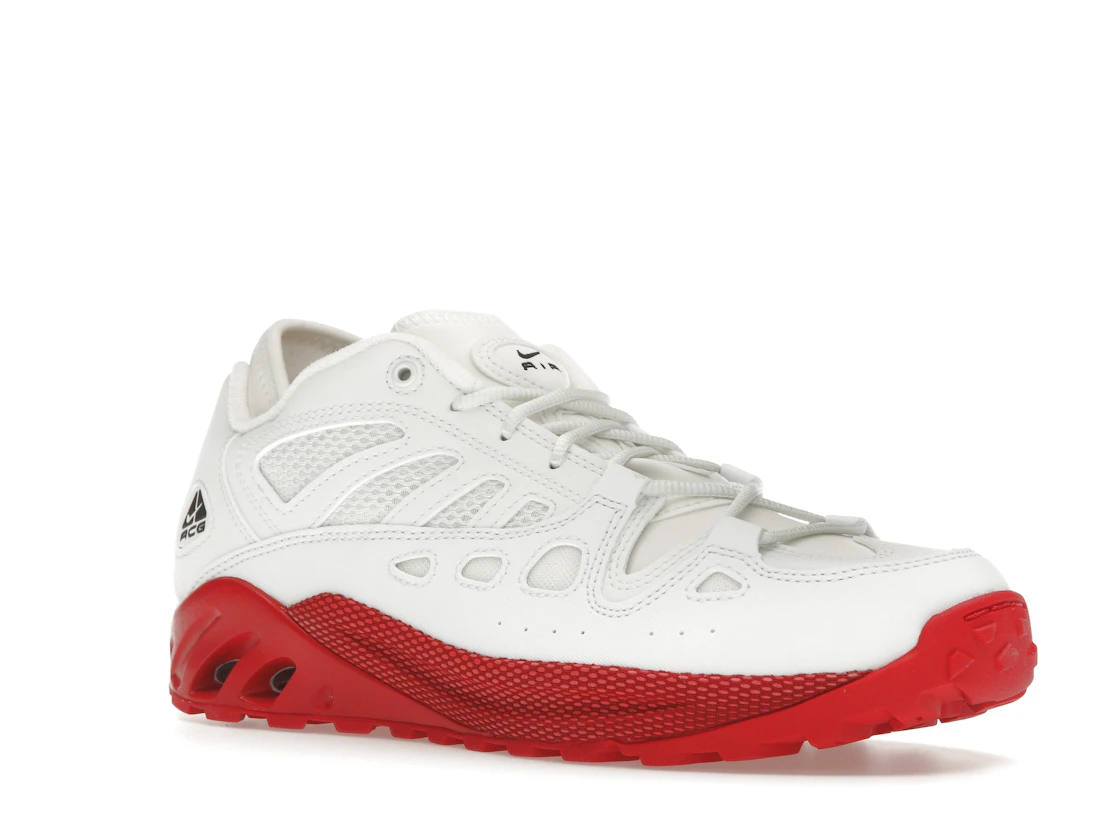 Vue 5 de Nike ACG Air Exploraid Summit White University Red
