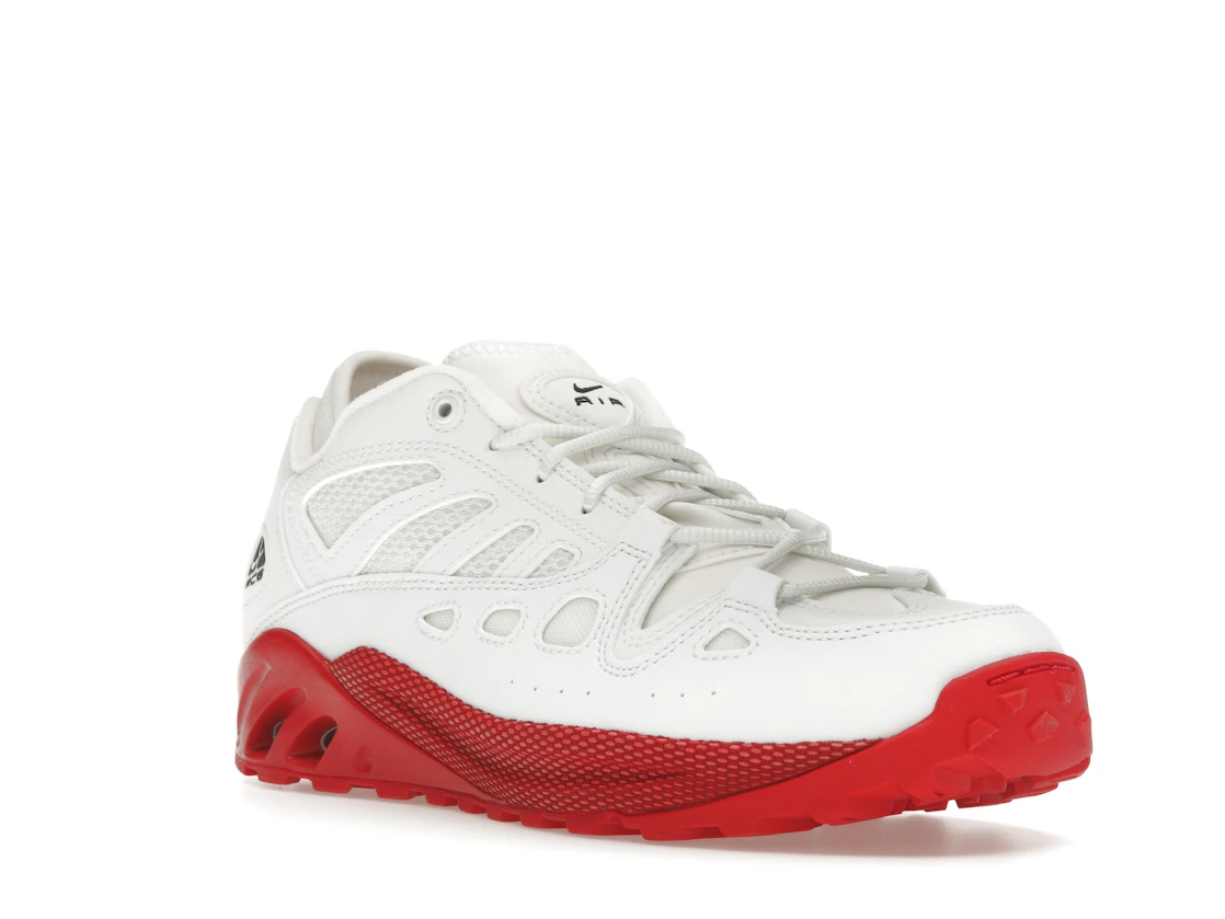 Vue 6 de Nike ACG Air Exploraid Summit White University Red
