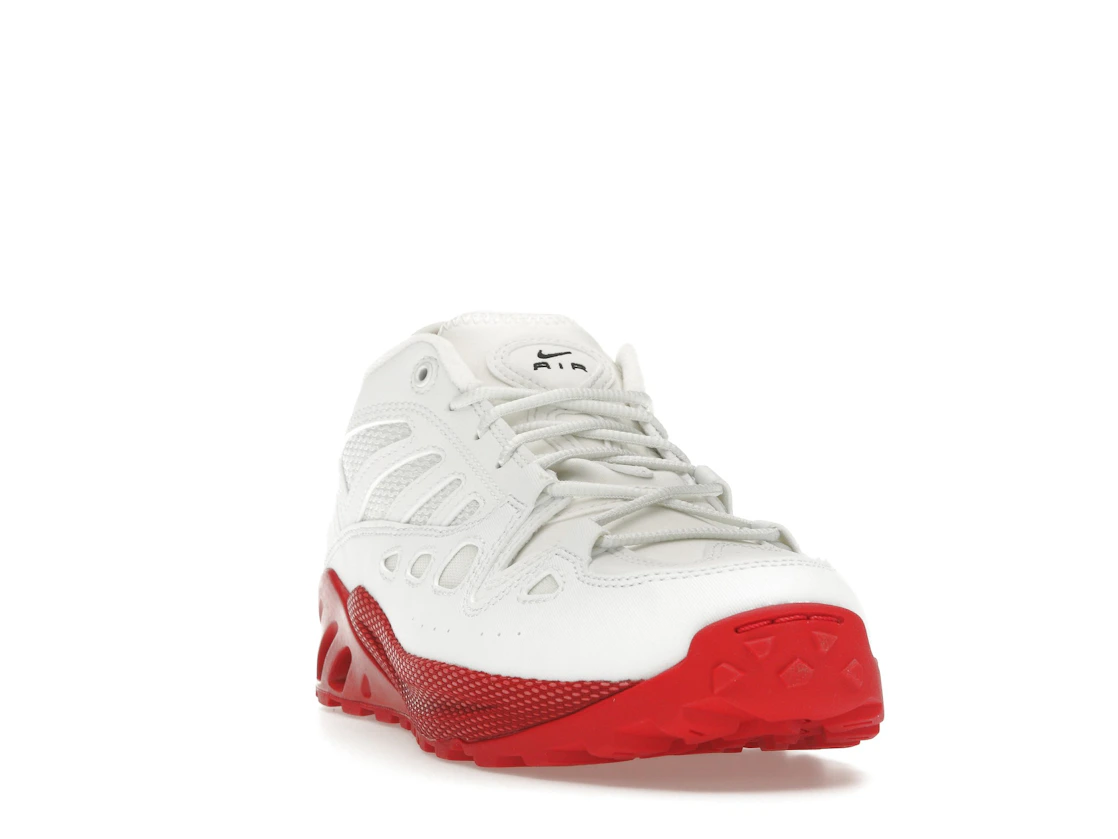 Vue 8 de Nike ACG Air Exploraid Summit White University Red