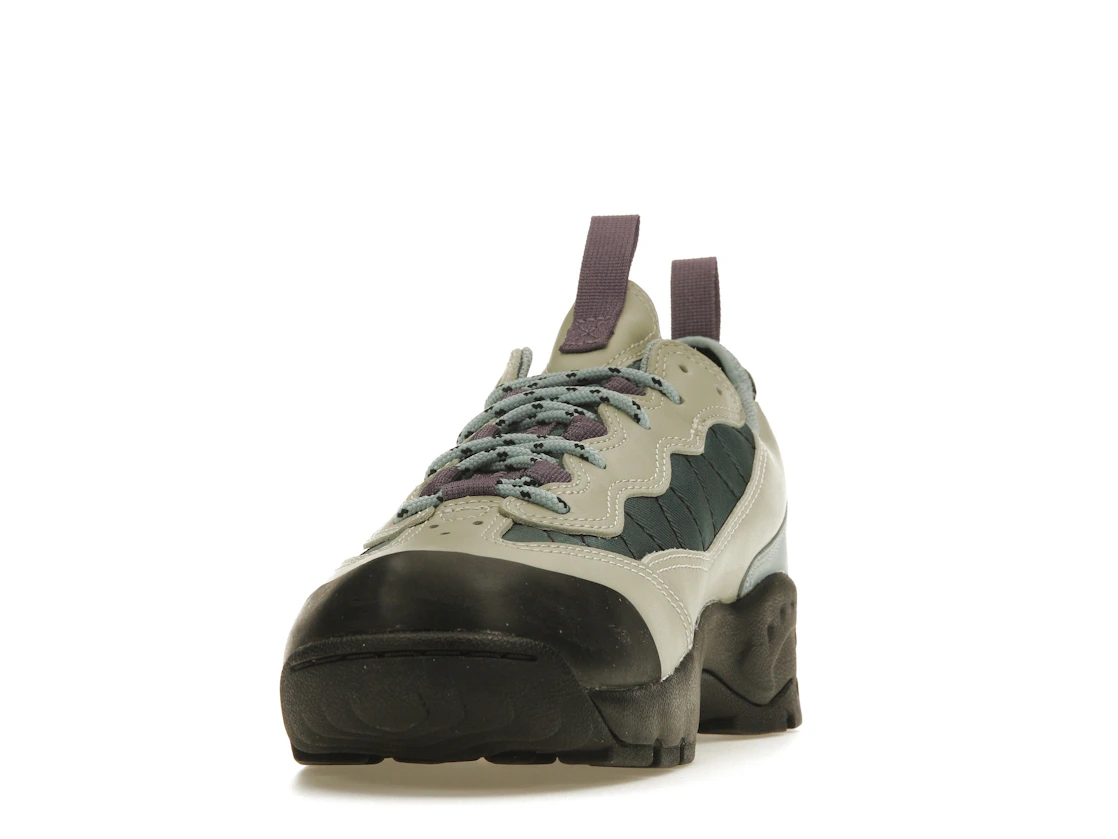 Vue 12 de Nike ACG Air Mada Low Light Stone Mineral Slate