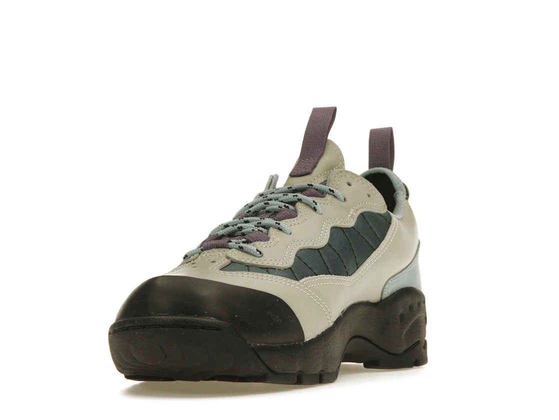 Vue 13 de Nike ACG Air Mada Low Light Stone Mineral Slate