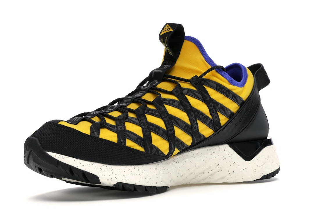 Vue 15 de Nike ACG React Terra Gobe Amarillo