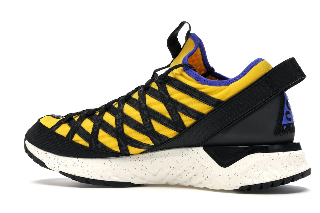 Vue 21 de Nike ACG React Terra Gobe Amarillo