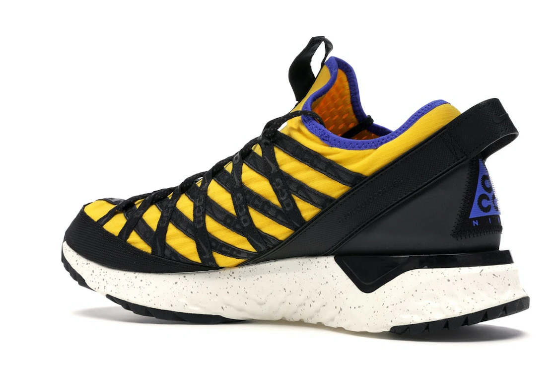 Vue 22 de Nike ACG React Terra Gobe Amarillo