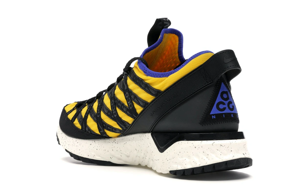 Vue 24 de Nike ACG React Terra Gobe Amarillo