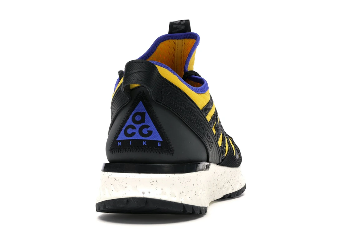 Vue 29 de Nike ACG React Terra Gobe Amarillo