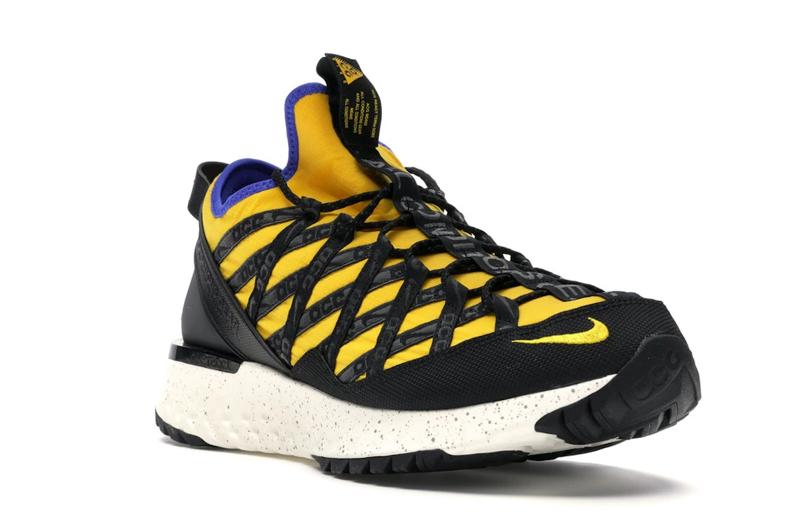 Vue 6 de Nike ACG React Terra Gobe Amarillo
