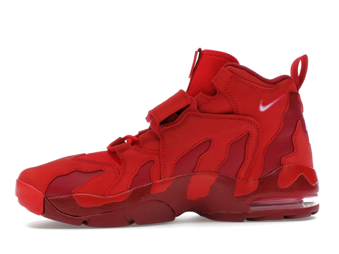 Vue 18 de Nike Air DT Max '96 Love Letter to Connie