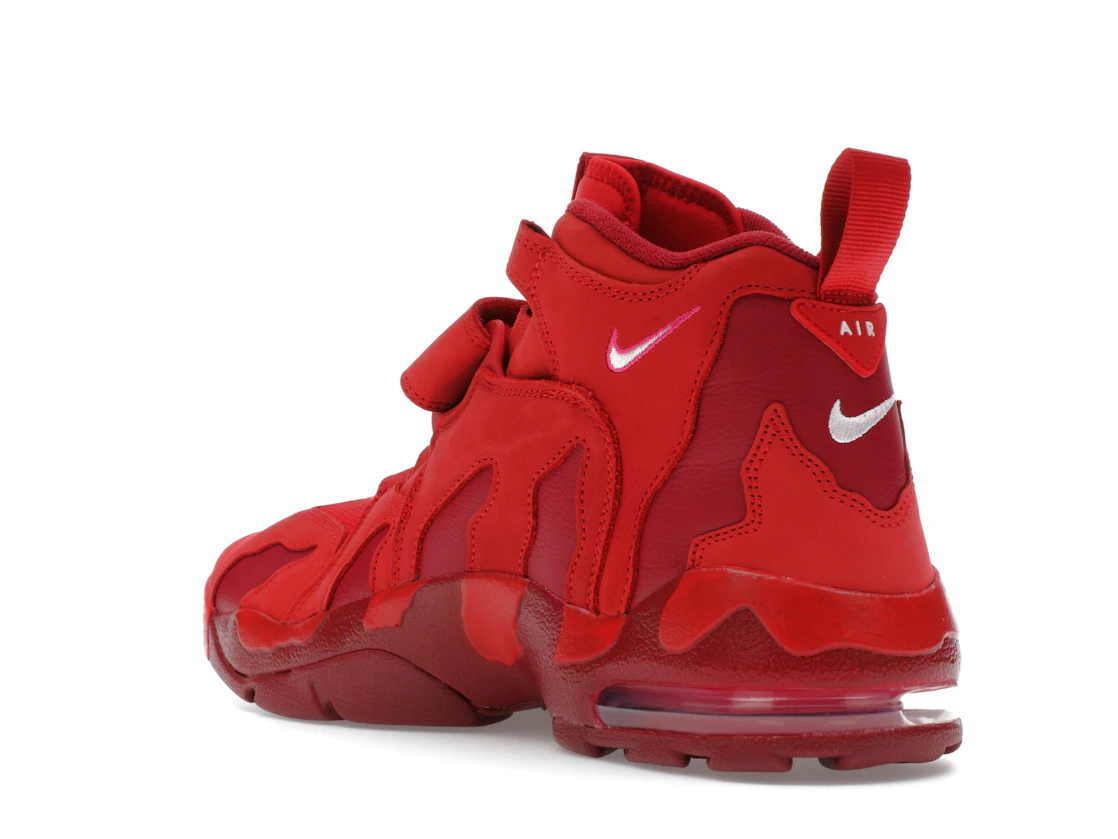 Vue 24 de Nike Air DT Max '96 Love Letter to Connie
