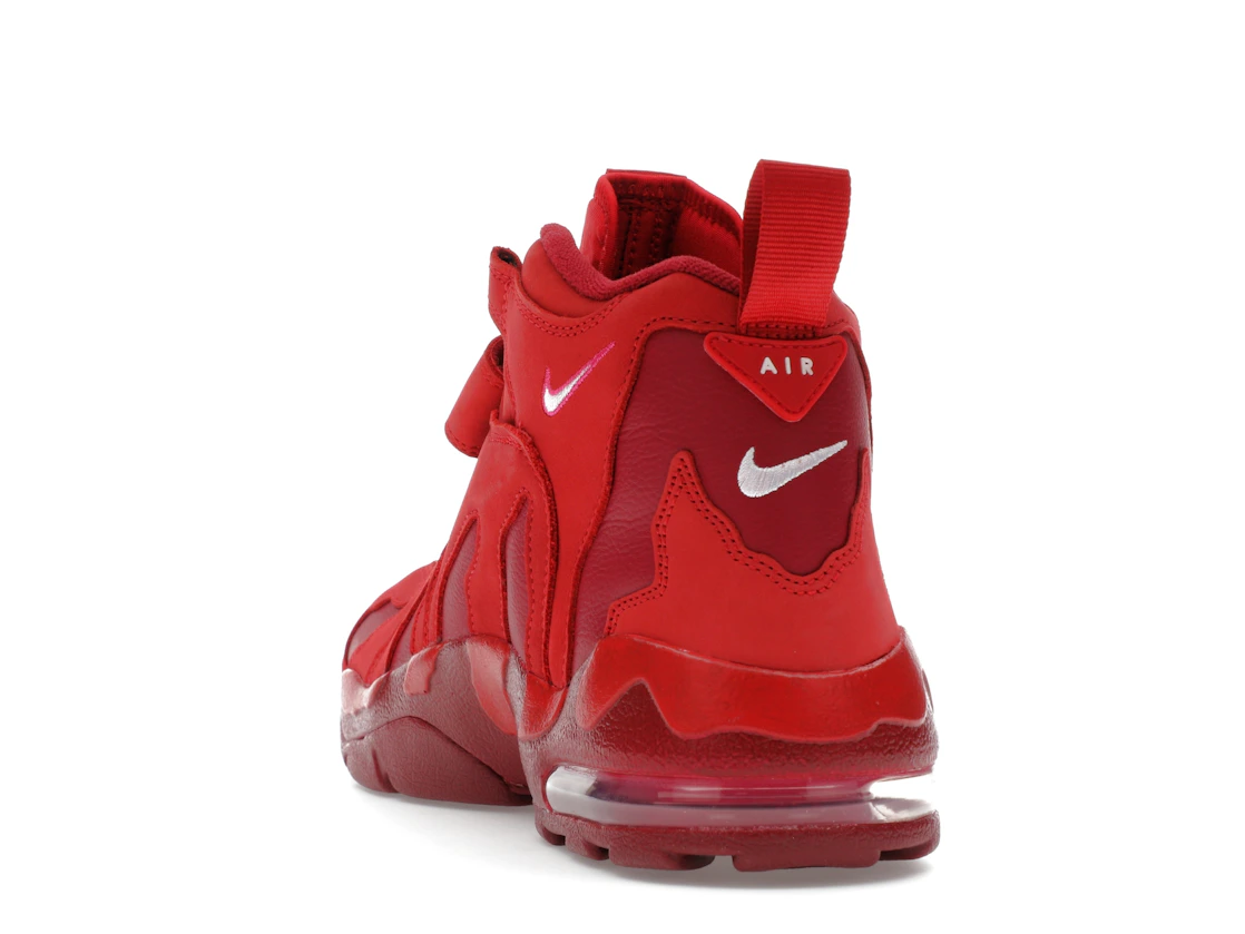 Vue 26 de Nike Air DT Max '96 Love Letter to Connie