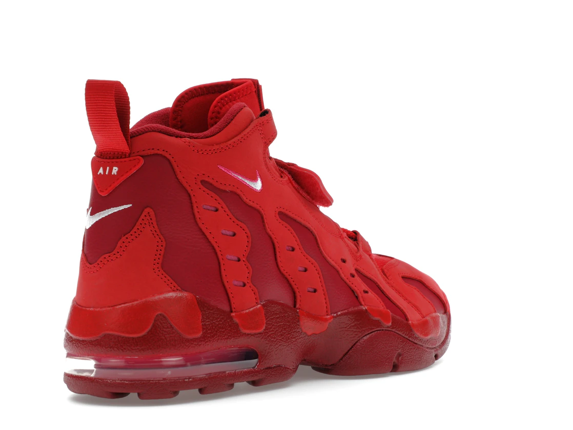 Vue 32 de Nike Air DT Max '96 Love Letter to Connie