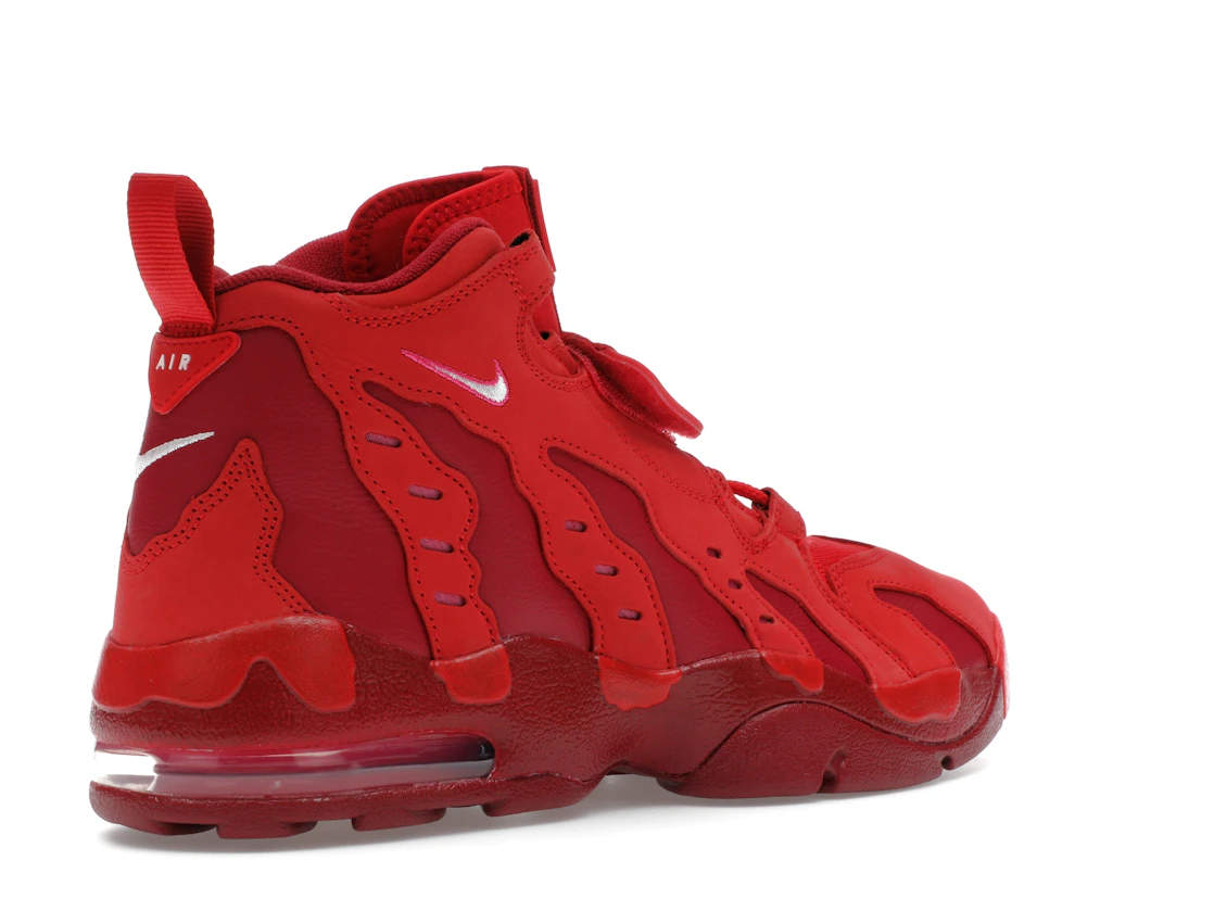 Vue 33 de Nike Air DT Max '96 Love Letter to Connie