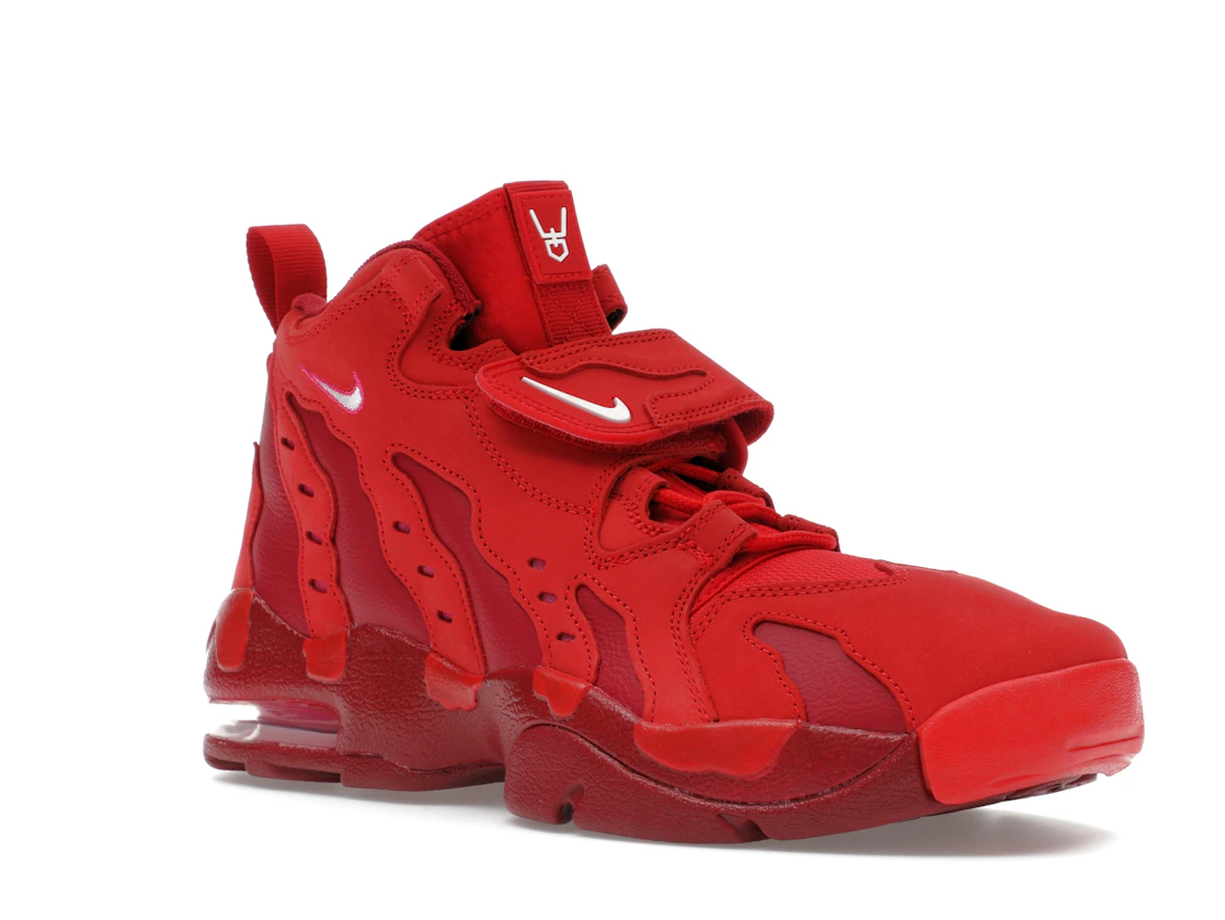 Vue 5 de Nike Air DT Max '96 Love Letter to Connie