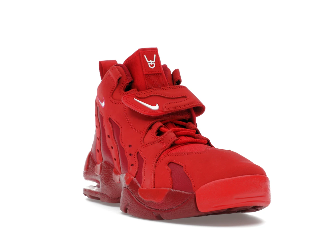 Vue 7 de Nike Air DT Max '96 Love Letter to Connie