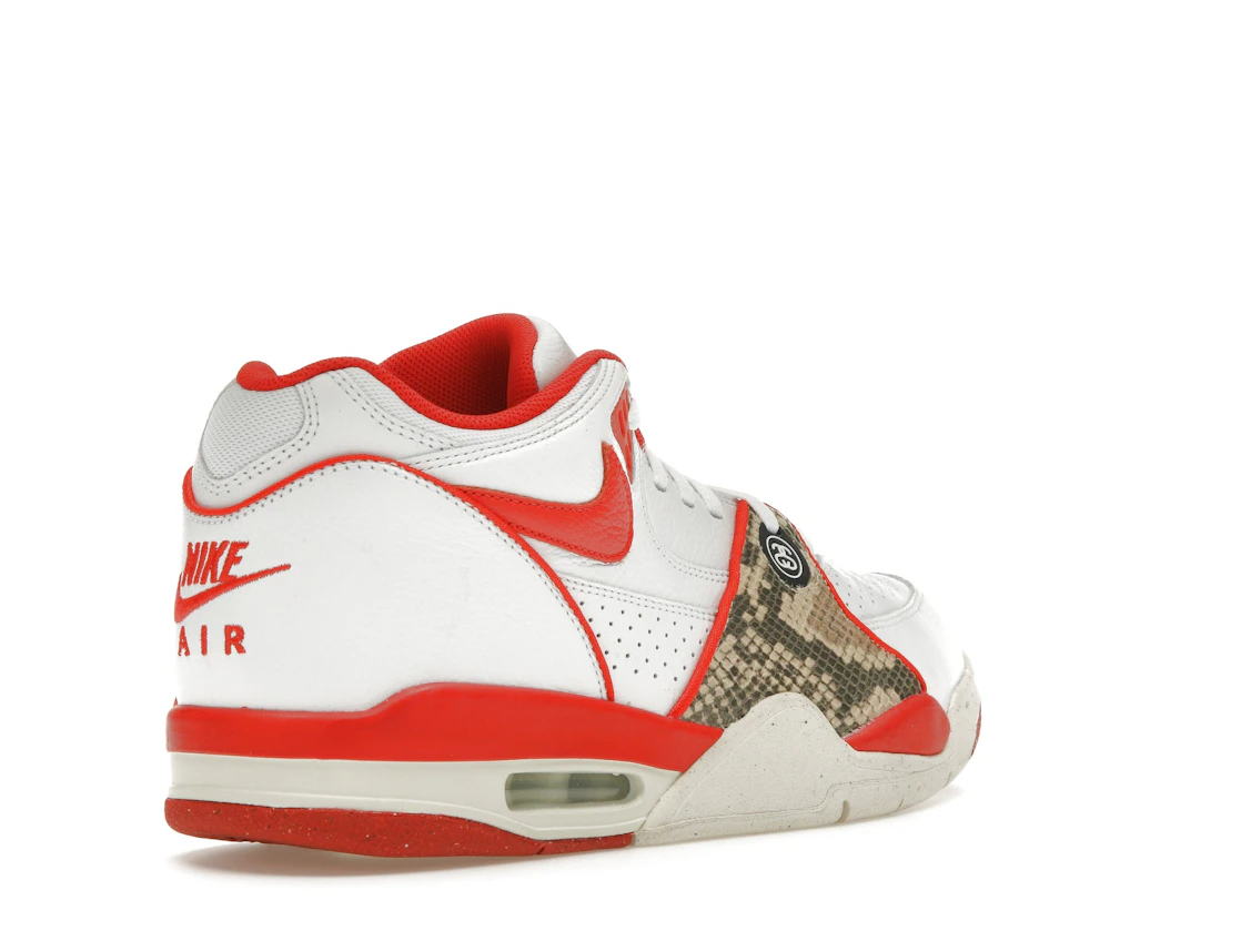 Vue 32 de Nike Air Flight '89 Low SP Stussy Habanero Red