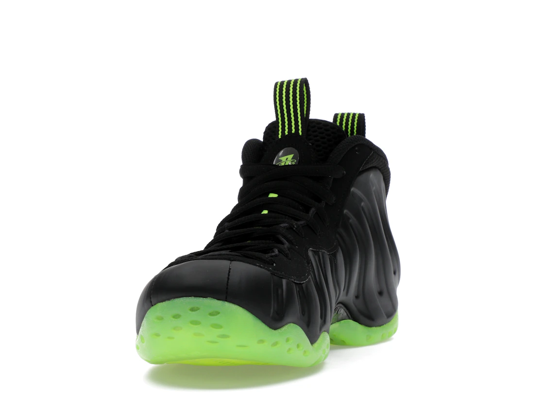 Vue 12 de Nike Air Foamposite One Black Volt