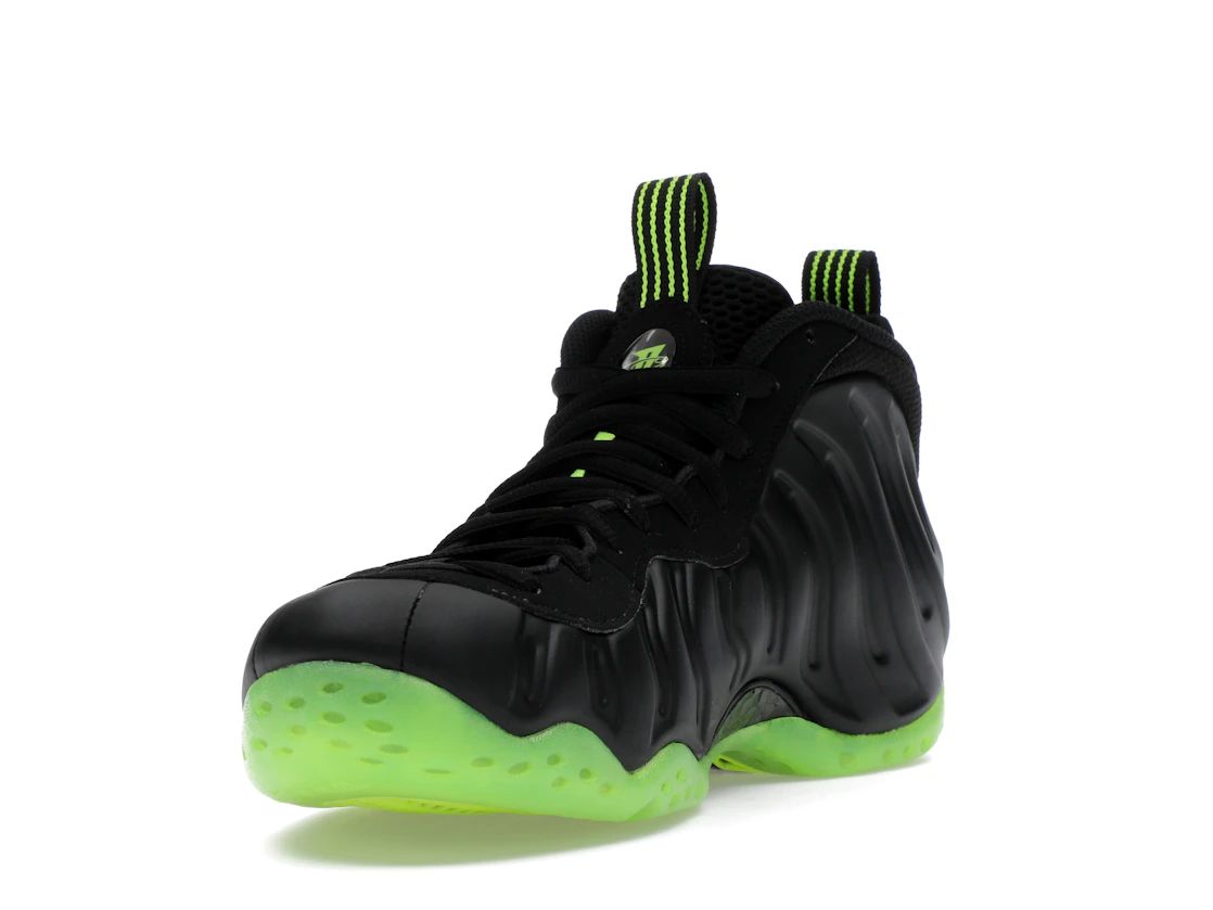 Vue 13 de Nike Air Foamposite One Black Volt