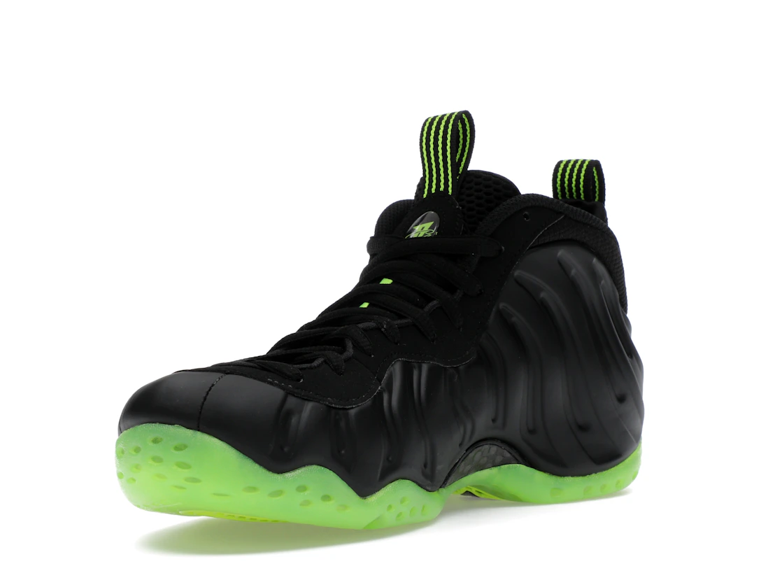 Vue 14 de Nike Air Foamposite One Black Volt